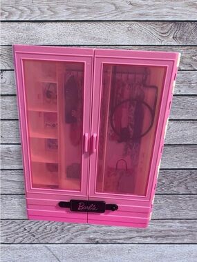 Barbie Closet Organizer / Wardrobe